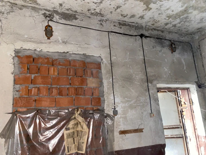 Нежилое здание площадью 27,8 кв. м, расположенное на земельном участке площадью 40 кв. м на 5-й Красноармейской улице